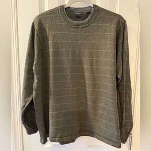 Van Heusen Men’s Green Heather Sweater with Gray accent stripes, neck and cuffs